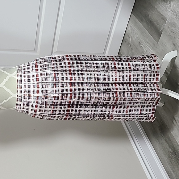 💎 HOST PICK 💎 Burberry 100% Silk Skirt (NWT) - Picture 1 of 5